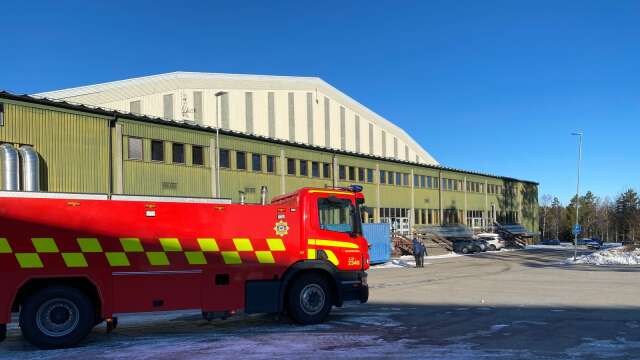 På söndagens morgon larmades räddningstjänst, ambulans och polis till Nobelhallen i Karlskoga efter ett automatlarm om utsläpp.