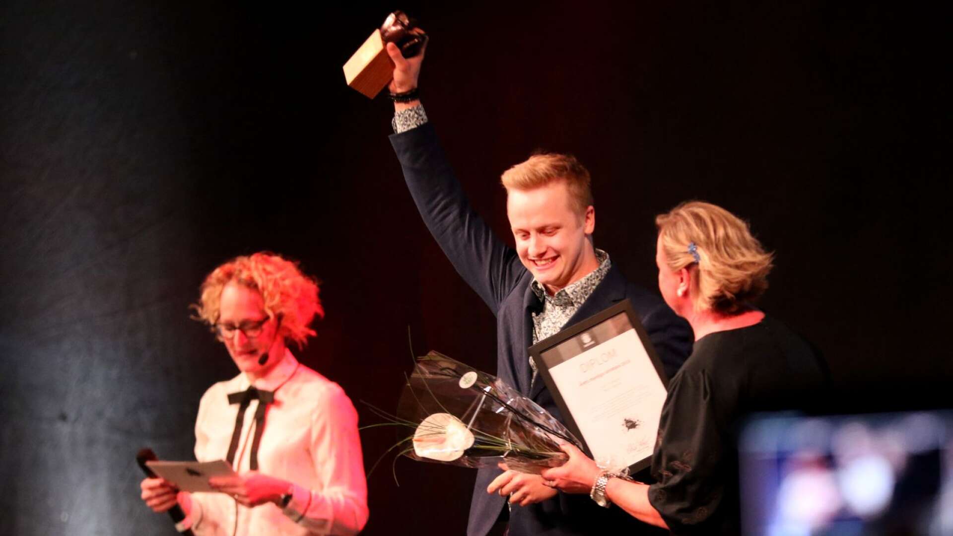 FMCK Skövdes Albin Elowson fick ta emot dubbla priser på Idrottsgalan i Skövde som arrangerades på lördagskvällen.