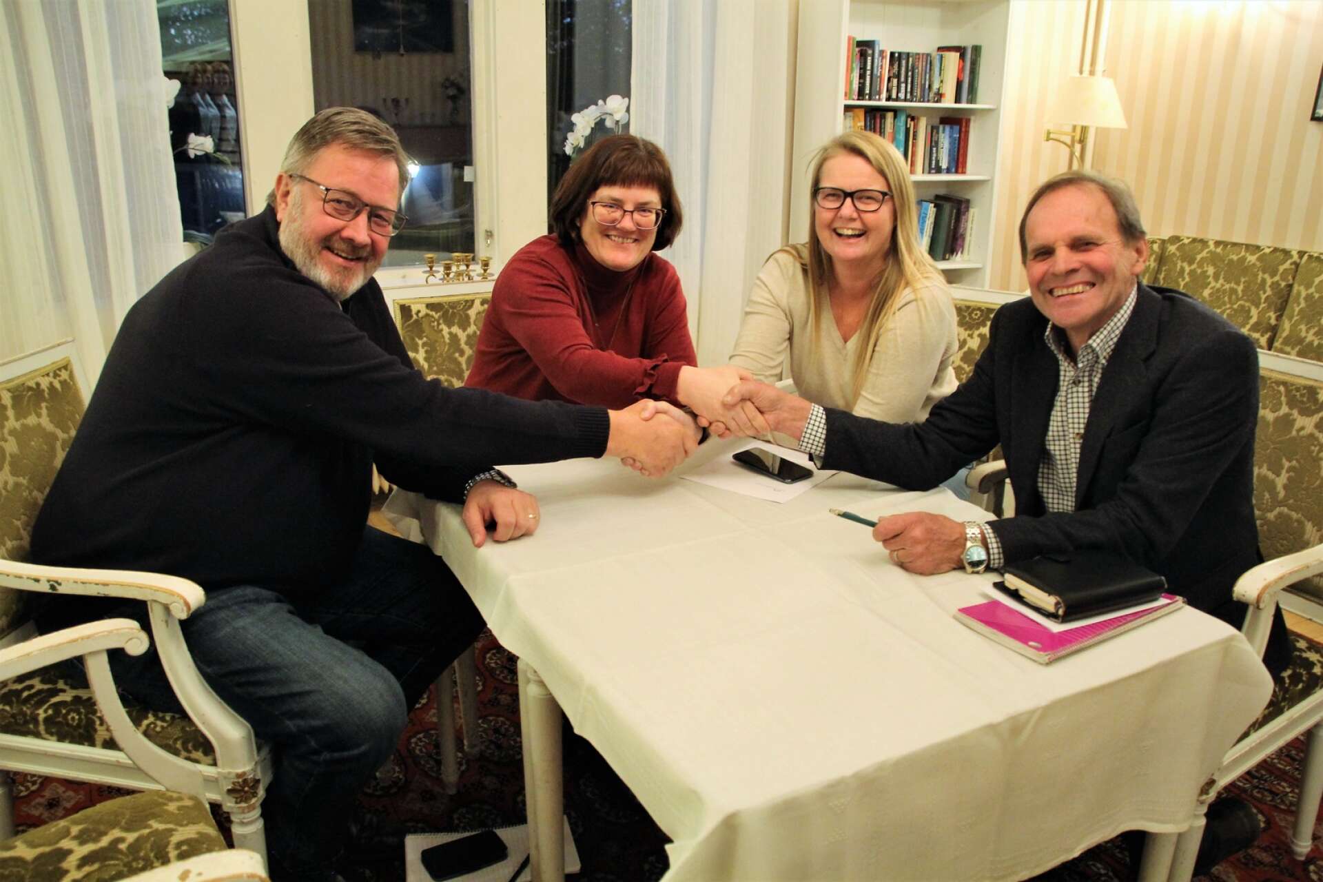 Efter valet stod det klart att M, C, KD och L återigen bildar allians, men denna gång med Moderaterna som det största borgerliga parti. Från vänster: Andreas Nilsson (M), Lena Högfelt (L), Anna Johansson (C) och Tommy Olsson (KD). 