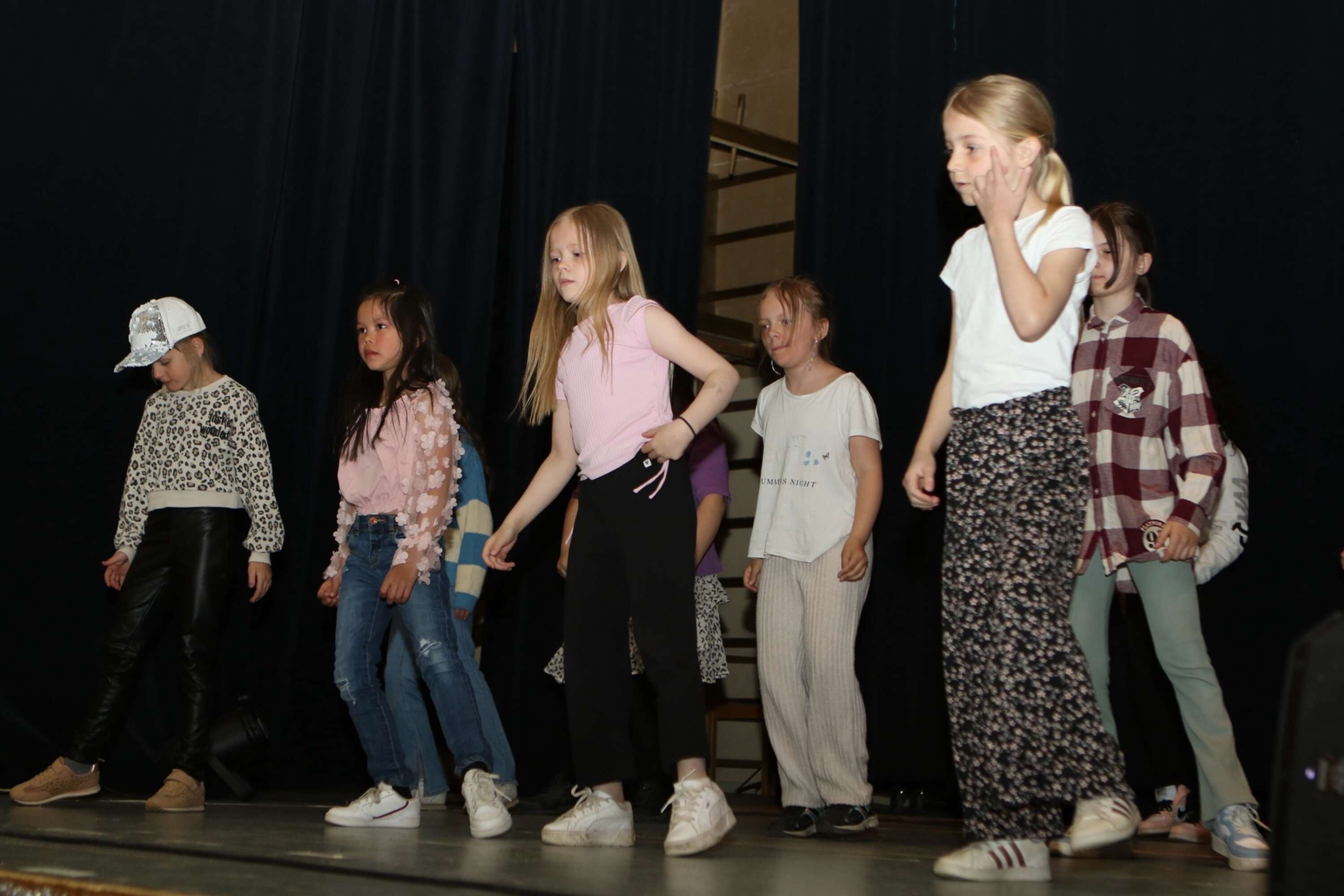 Kulturskolan har haft verksamhet varje fredag i Lesjöfors Folkets hus. Under Lesjöforsdagen visade eleverna dans.