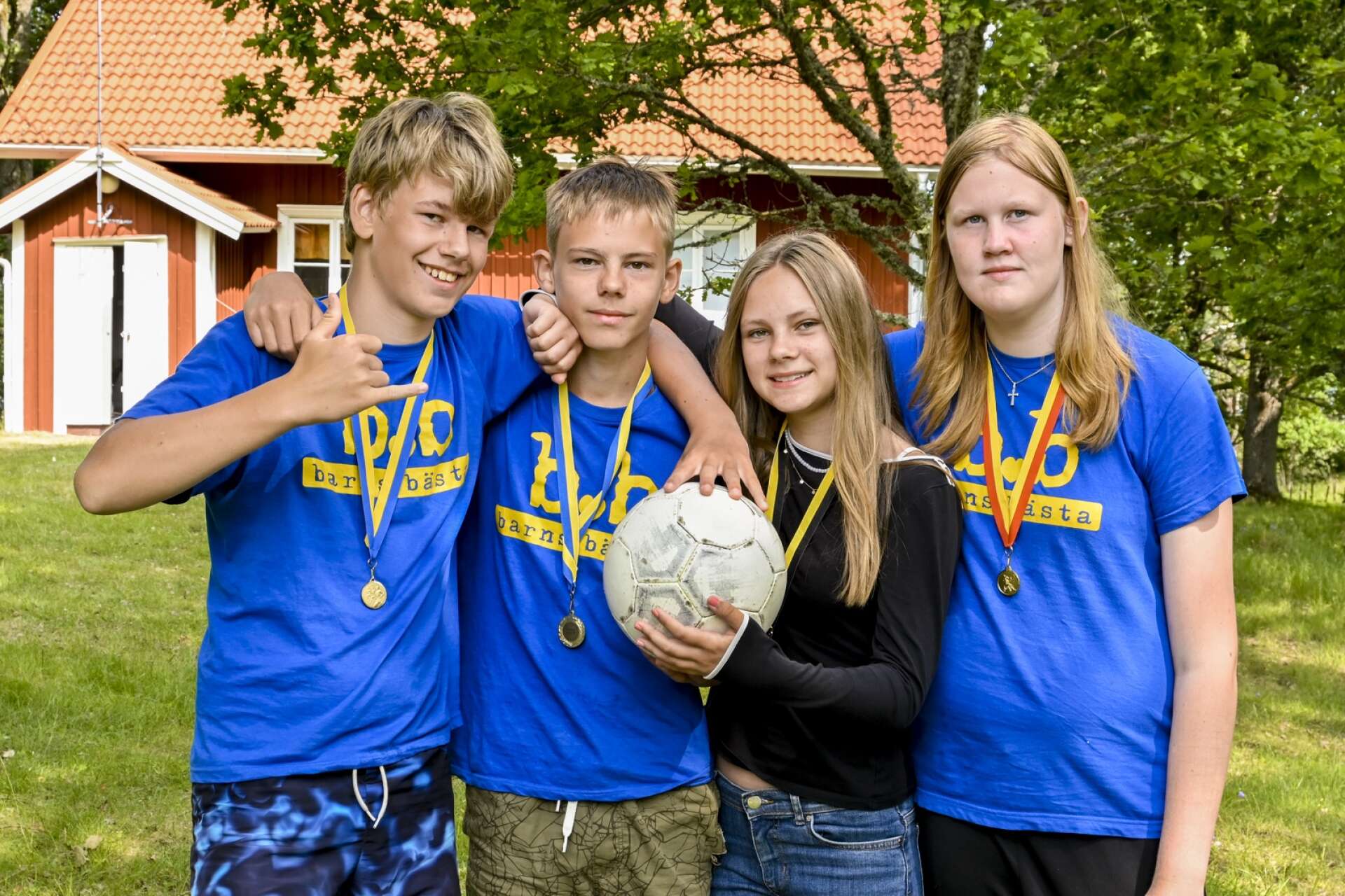 Från vänster Erik Melin, syskonen Jonathan och Tindra Larsson och Denise Wiklund.