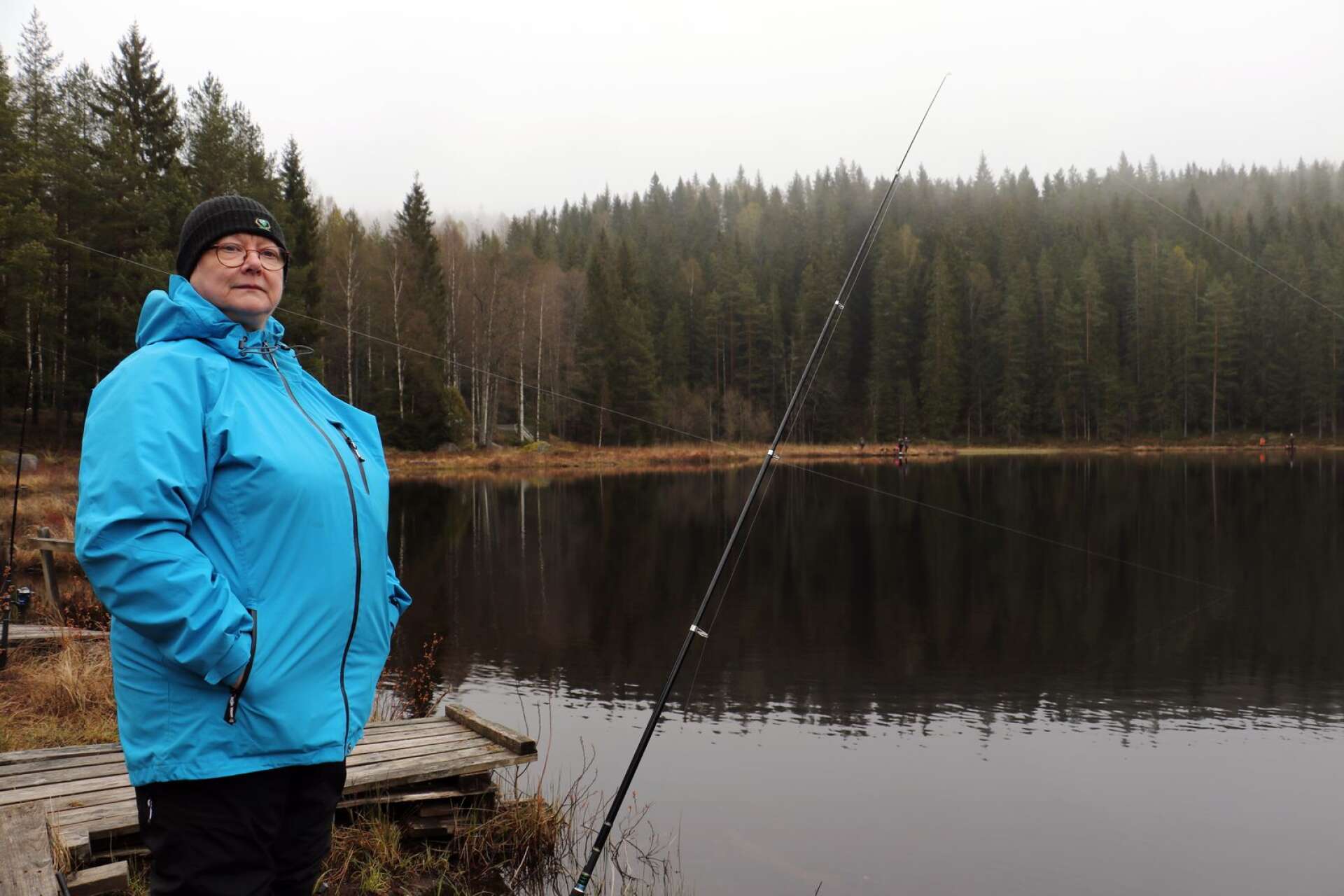 Eivor Sundén Bäck trivs med att vara ute och fiska. 