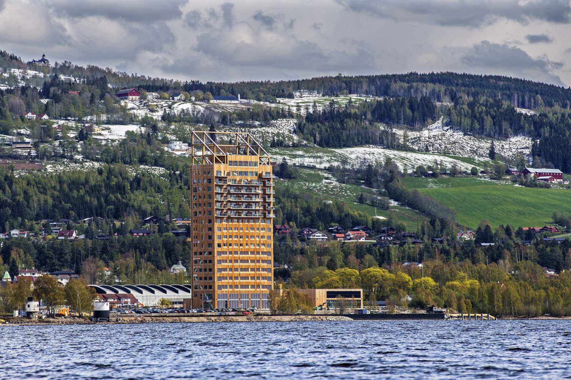 AB Invest ligger bland annat bakom världens högsta trähus i norska Brumunddal.