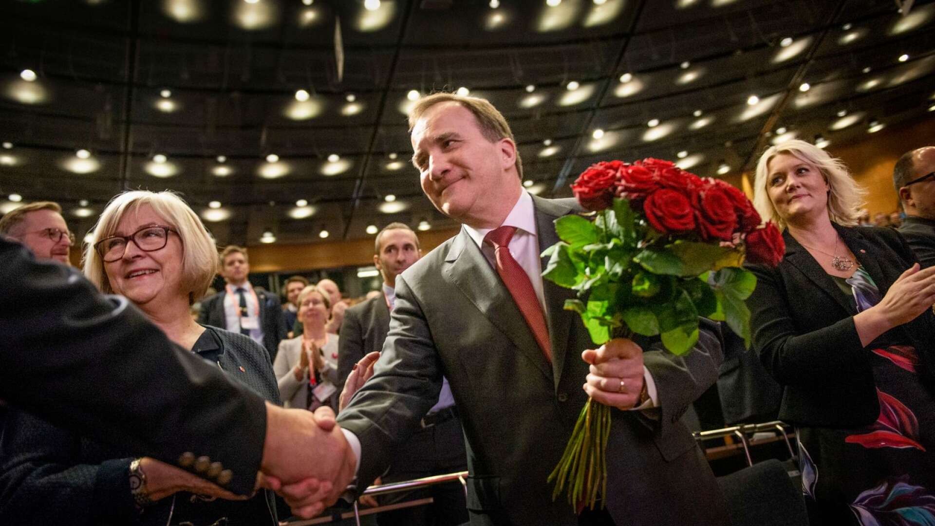 Orimligt att de socialdemokratiska medlemmarna fråntas inflytande över valet av nästa partiordförande när Stefan Löfven lämnar uppdraget vid höstens partikongress. 