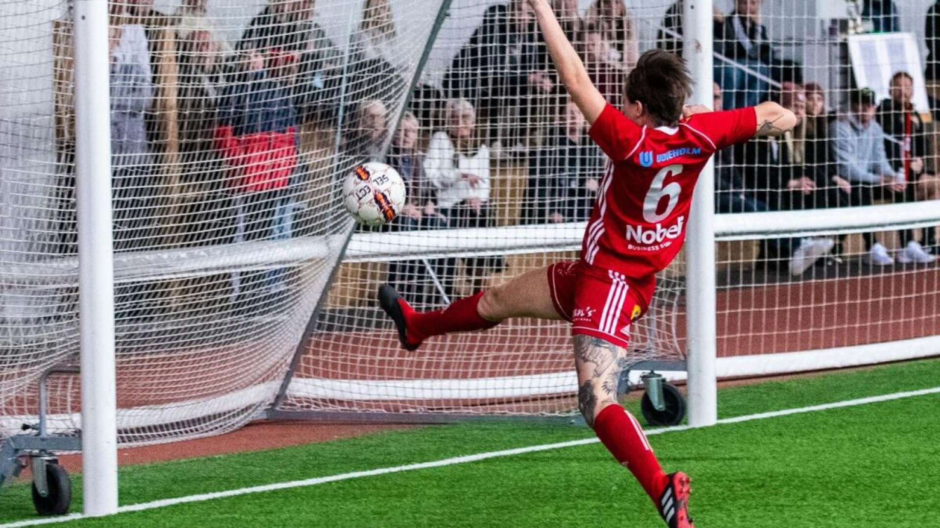 Förra säsongen vann RIK Karlskoga sin tredje raka seger i Hallvärmländskan. Här gör Hanna Sahlén segermålet i finalen mot Hertzöga.