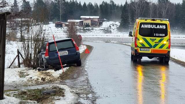 En bil var inblandad i en singelolycka utanför Ullervad på fredagen.