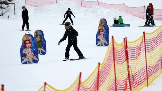 Under årets sportlov var det full fart i backarna i Ski Sunne. Hoppet finns att det även ska bli åka av i vinter trots konkursen.