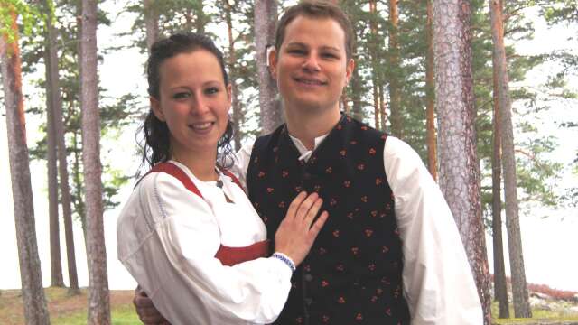 I Wermlänningarnes uppsättning spelas Erik av Henrik Axelsson och Anna av Hanne Hermansson. 