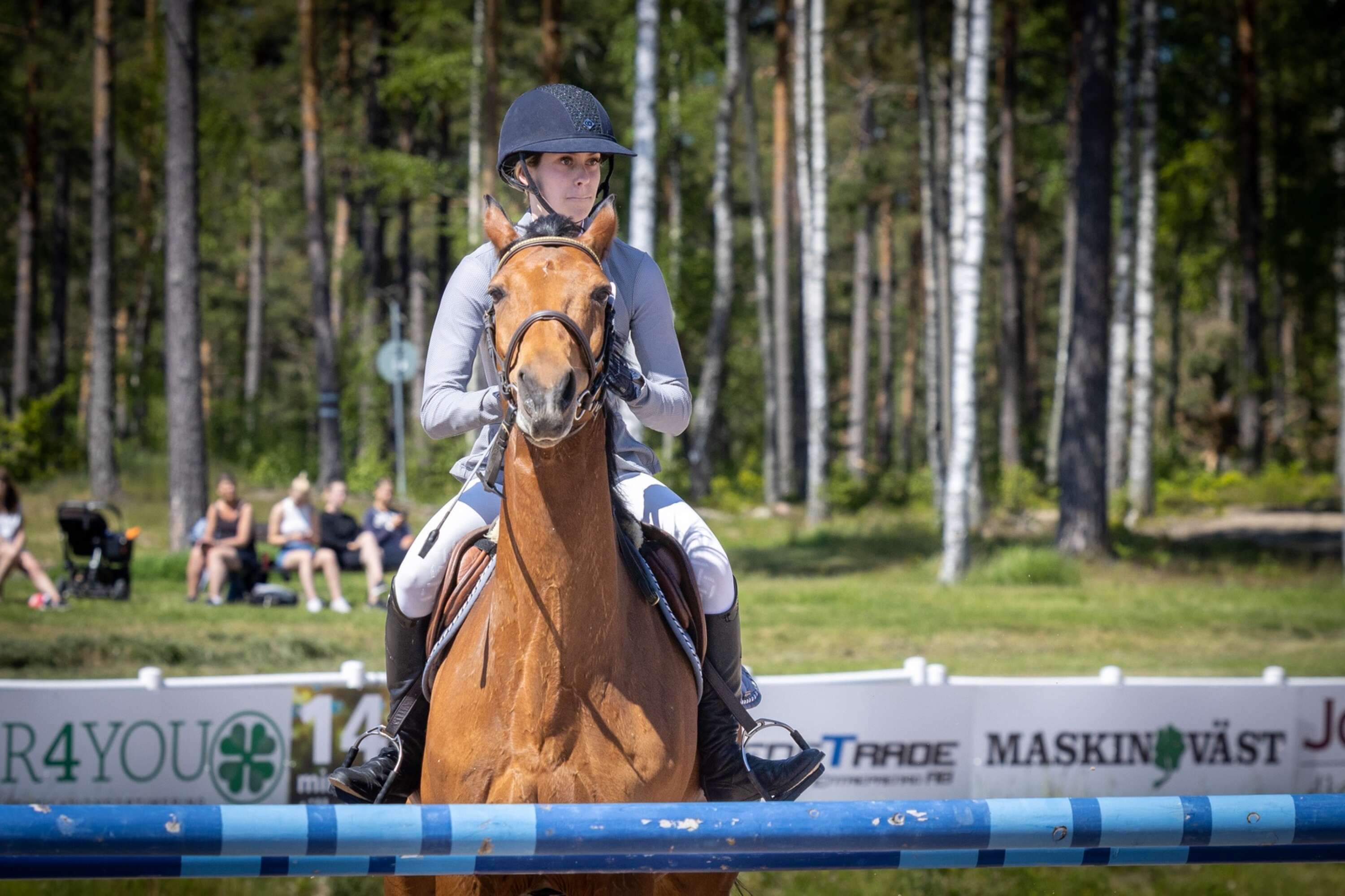 Wilma Söderlund med hästen Tuluza från Fryksdalens Ryttarsällskap slutade på andra plats i klassen 1,10 meter.