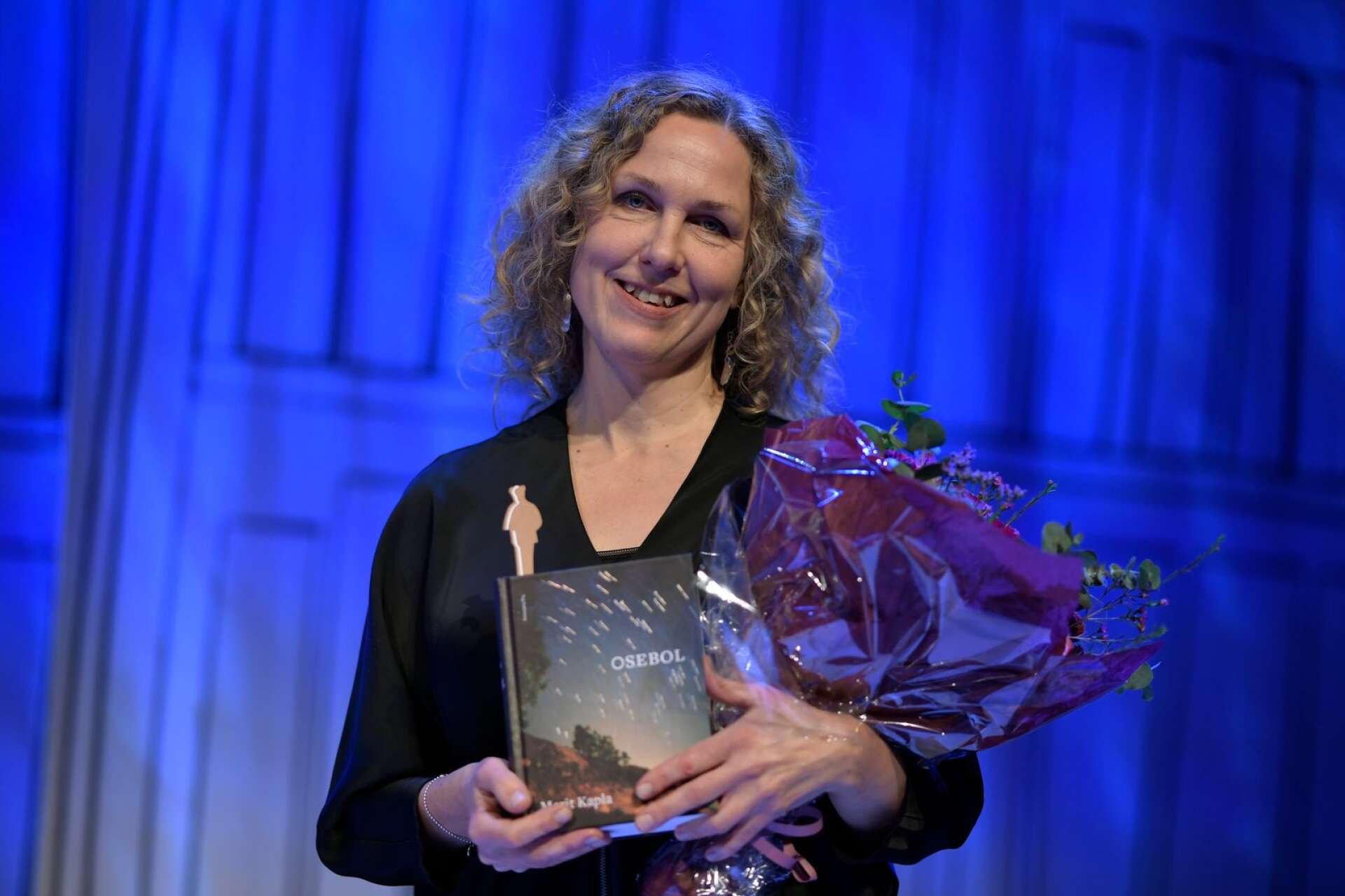 Marit Kapla - här med sitt Augustpris - är också med på listan över Sveriges 100 främsta kvinnor.
