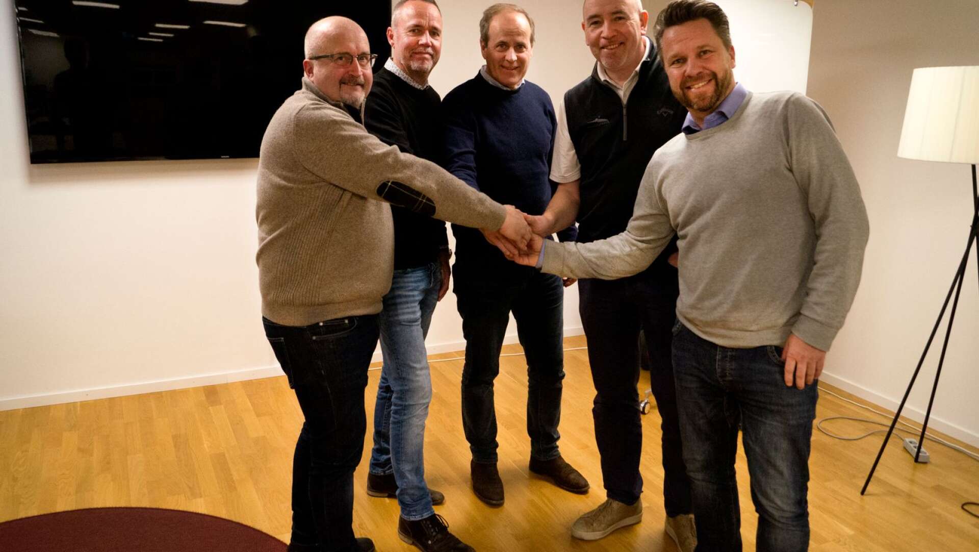 Sommarro golfklubb får nya ägare. Från vänster Anders Bäckström, Mats Hultman, Claes Hagberg, Jonas Seleskog och Magnus Bodin.