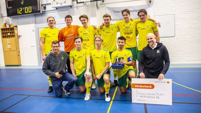 Vinnarna av Tössecupens division 5-spel är Hertzöga BK U, som vann med 0–1 mot Trollhättans IF i söndagens final.