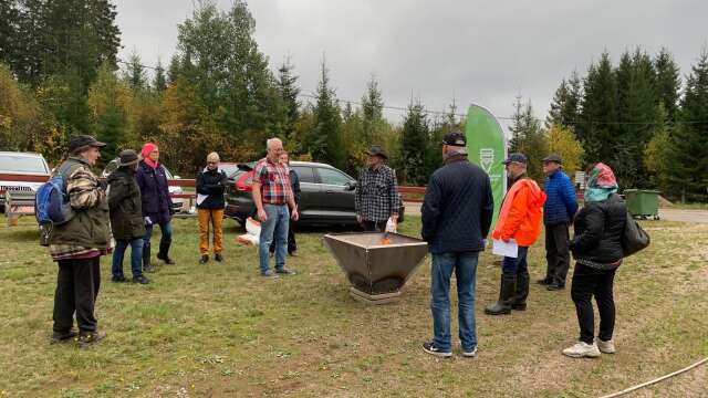 I början av oktober samlades i Edsleskog en grupp människor med intresse för biokol och kompostering.