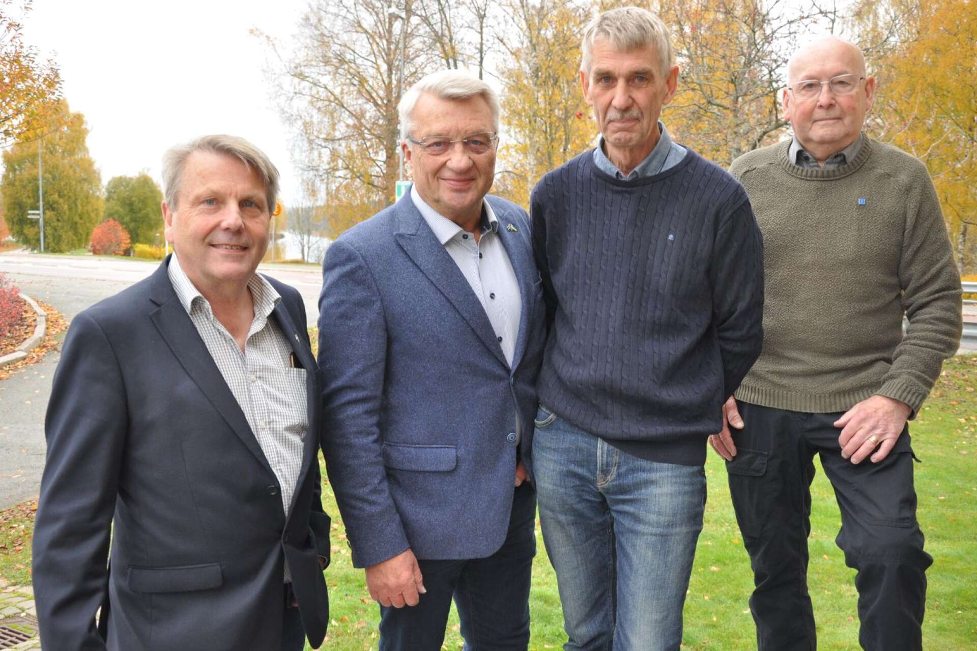 Förstanamnen i de respektive styrande partierna. Från vänster: Per Jonsson (C), Stig Bertilsson (M), Jan Leander (L) och Jan-Åke Jansson (KD).