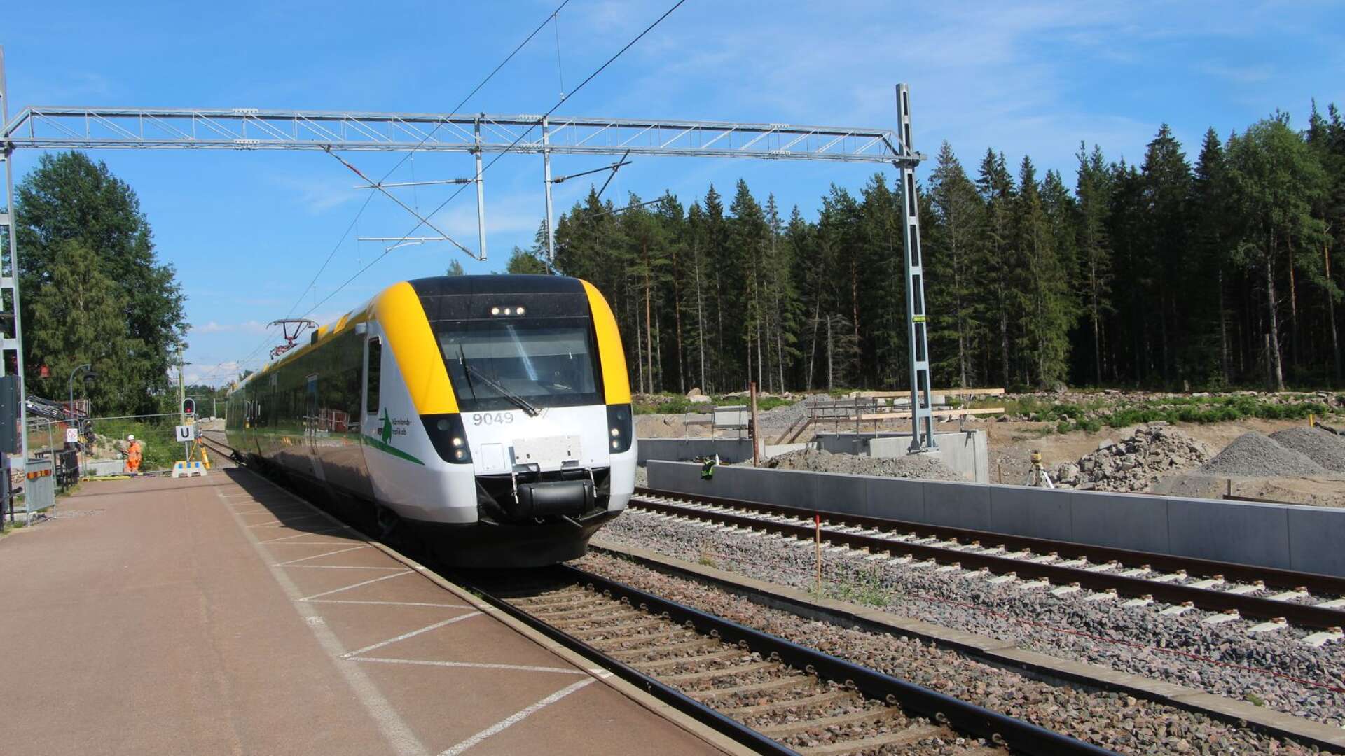 Värmlandsbanan mellan Välsviken och Lungvik ska förses med stängsel för bättre säkerhet och undvika spring på spåret.