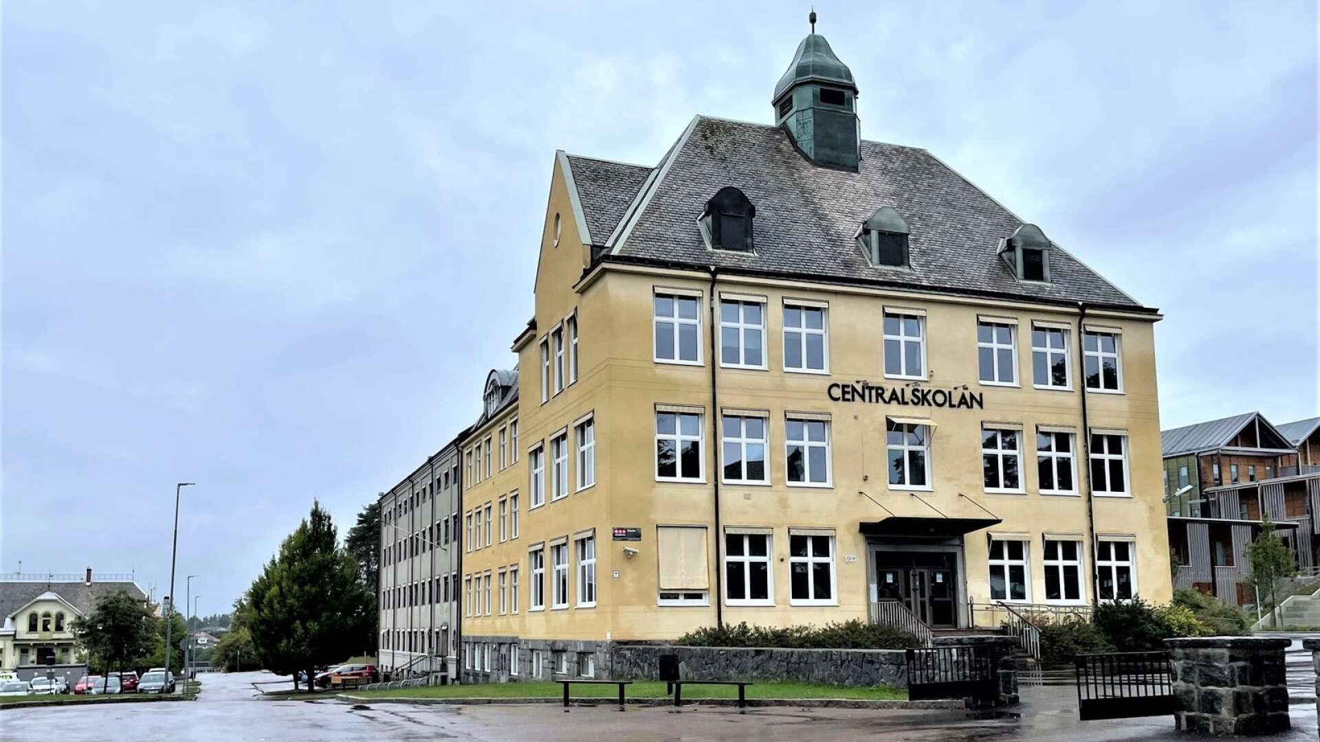 Utredningen om vad som ska ske med före detta Centralskolan i Arvika fortsätter.