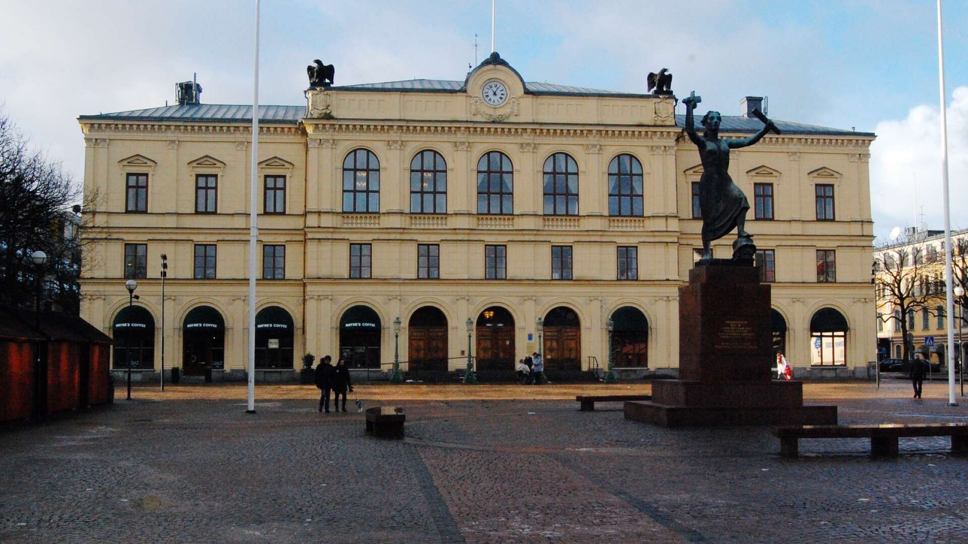 Värmlands tingsrätt i Karlstad avvisade åtalet om barnfridsbrott mot S-politikern från Filipstads kommun, eftersom den kom fram till att han inte kunde åtalas för samma gärning två gånger. Nu har hovrätten gjort samma bedömning.