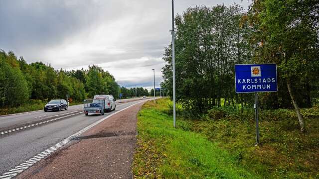 Kommungränsen mellan Kil och Karlstad går vid Stenåsenmotet. Nu är politiker i båda kommunerna inne på att Kil kan få köpa mark av Karlstad för att utveckla ett industriområde.