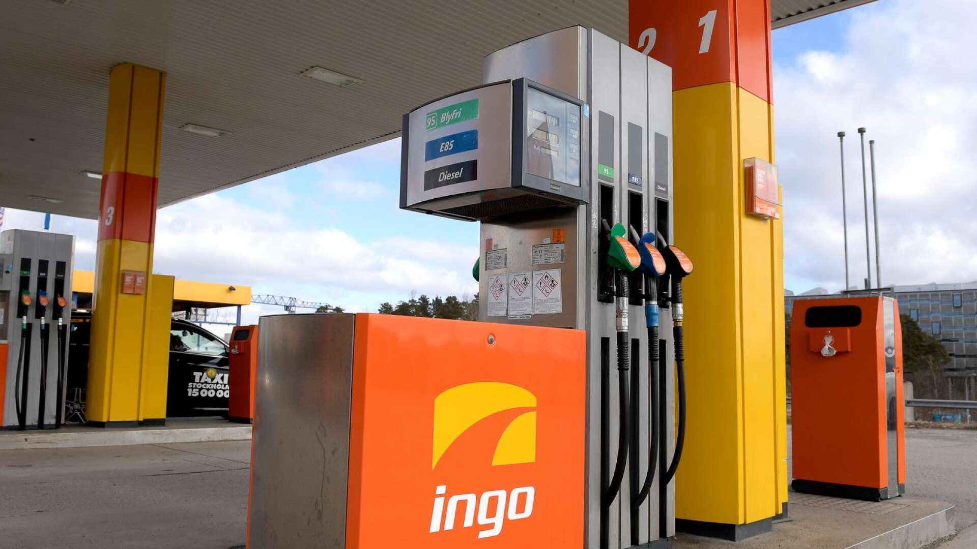 Fem bensinbolag vill etablera sig i Välsviken, bland andra Circle K som önskar att öppna en Ingo automatstation.