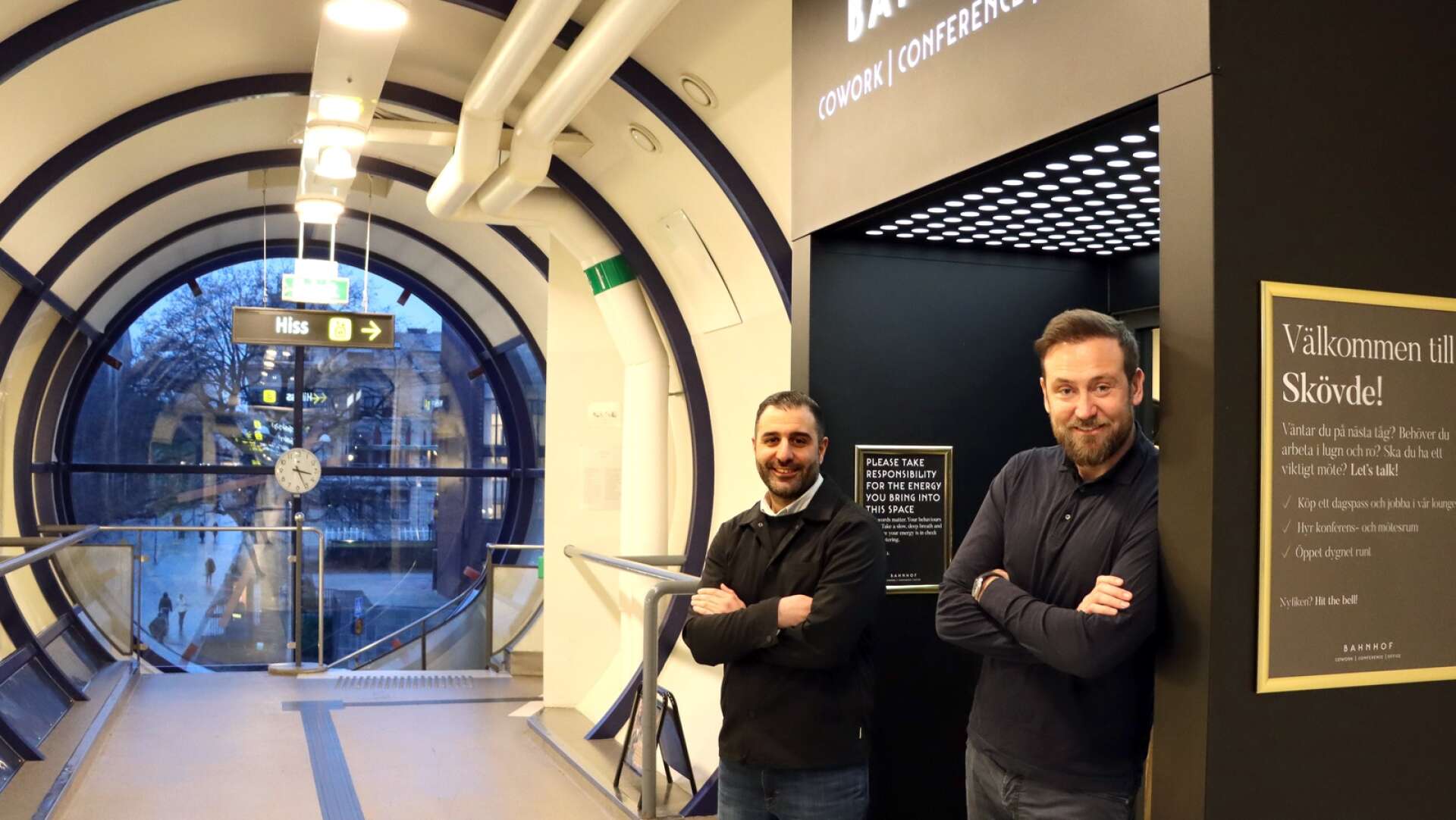 Philip Malek och Anton Samuelsson, Bahnhof Cowork, är Årets företagare i Skövde. Något de är stolta och tacksamma över. ”Ingen, inte ens fastighetsägaren, trodde på det vi skulle göra, så det är extra roligt”,  säger de
