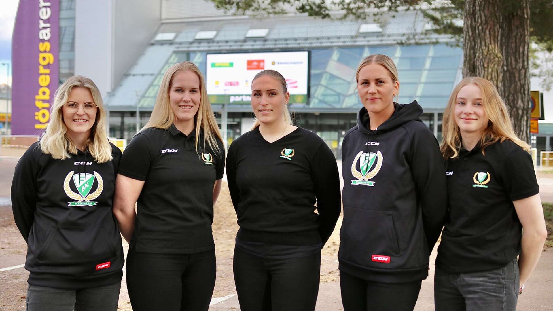 Från vänster: Julia Pettersson, Elin Benn, Silje Holös, Jennifer Axelsson och Mimmi Gill.