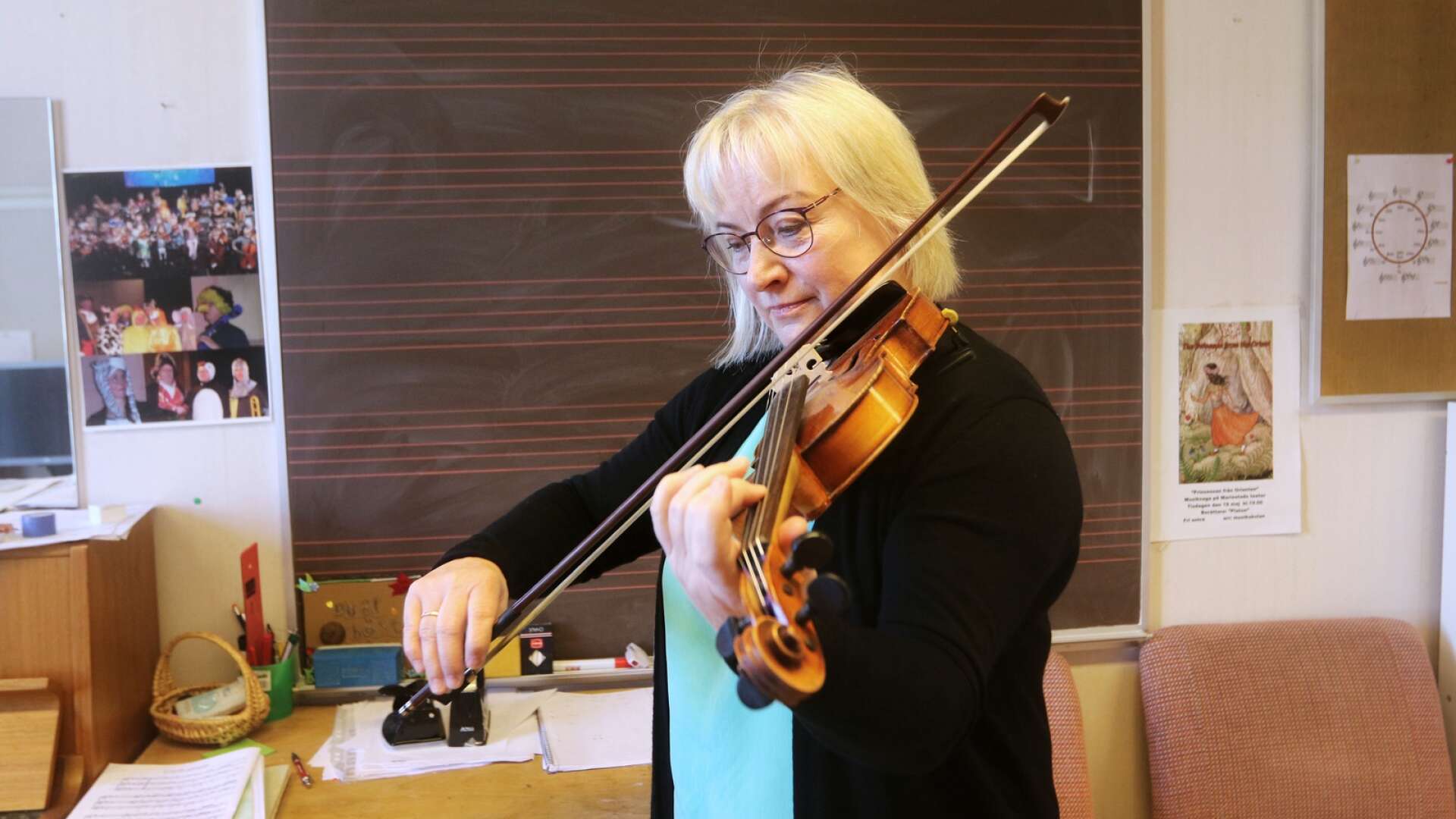 Musiken och fiolen har sedan femårsåldern varit en naturlig del i Pille Luurs liv. Inom kort ska instrumentläraren gå i pension men hon kommer inte att lägga stråken på hyllan.