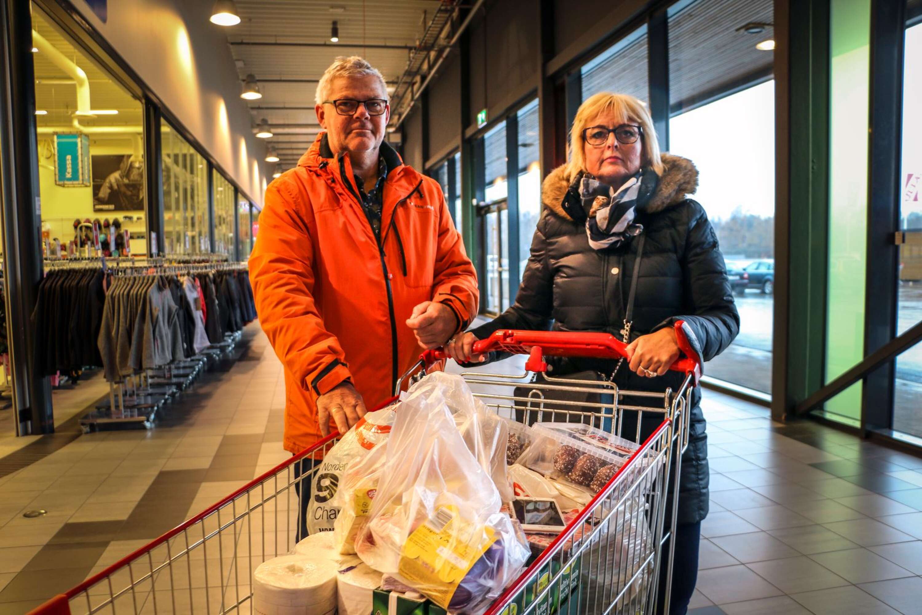 Trond Arne och Anne Berit Rognlien gjorde ett stopp i Charlottenberg på väg hem till Brumunddal i Ringsakers kommun.