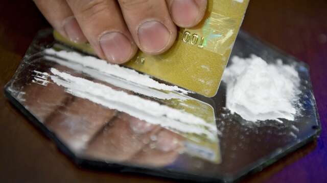 Mannen från Åmål var påverkad av kokain och MDMA när han var på en pub i Göteborg.  Nu får han böta 5 100 kronor för ringa narkotikabrott. (Genrebild).