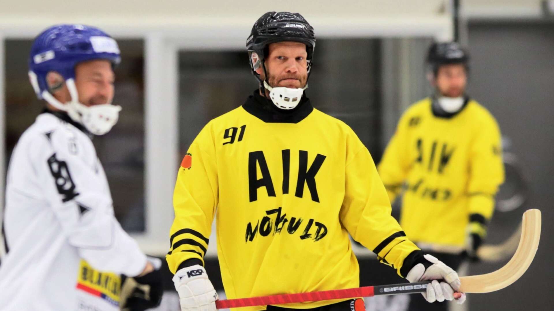 Johan Esplunds övergång från AIK till allsvenska Gripen är nu registrerad hos Svenska bandyförbundet.