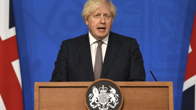 Storbritanniens premiärminister Boris Johnson bekräftar att regeringen planerar att häva virusrestriktionerna i England om två veckor. Munskydd blir frivilligt och den sociala distanseringen slopas.