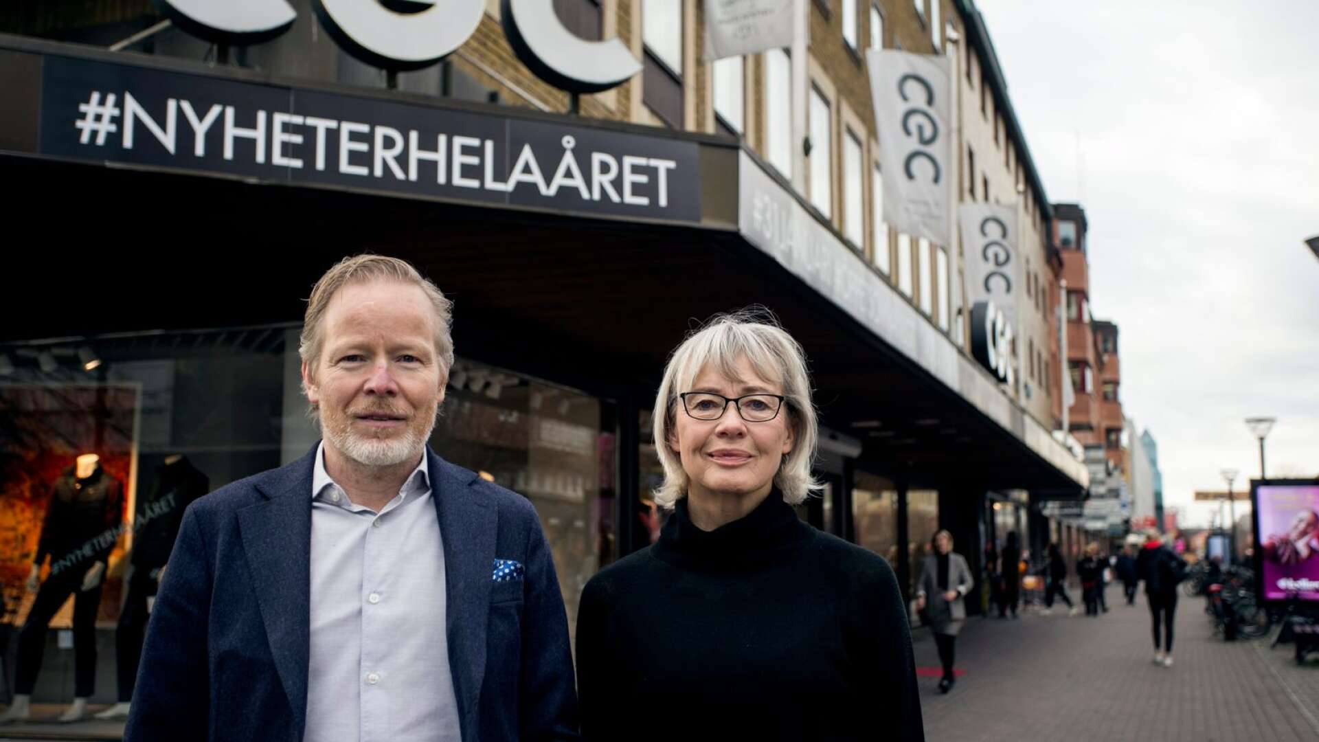 Familjen Carlsson har sålt CGC-huset i centrala Karlstad till det Karlstadsbaserade fastighetsbolaget Capriga. På bilden ses Calle Carlsson och systern Gunilla Hammar.