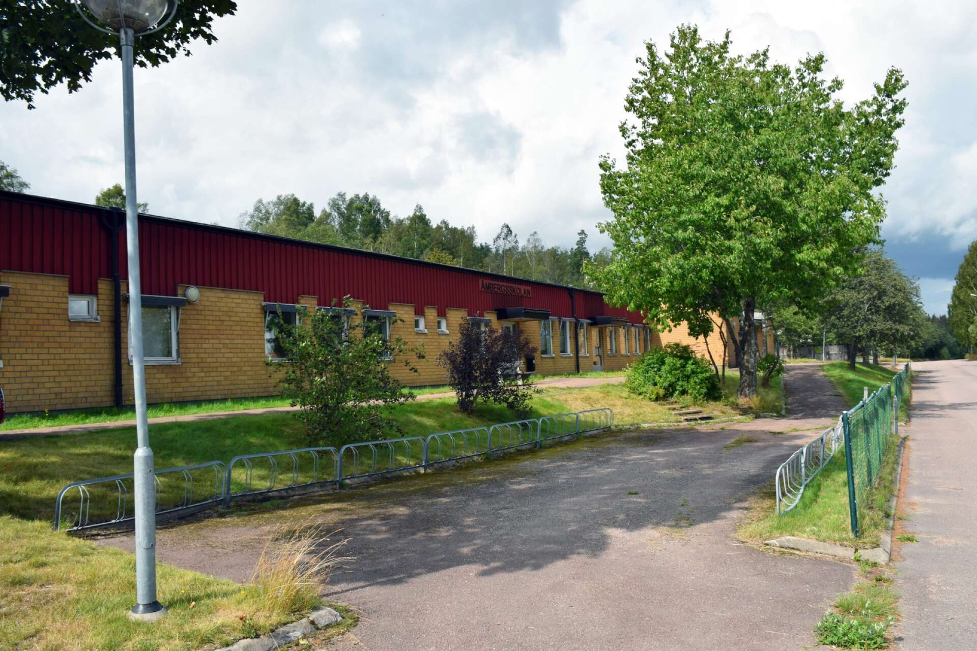 Föreningen som driver Åmbergs allaktivitetshus får inte de lättnader av kommunen gällande driftkostnader för fastigheten som man önskat.