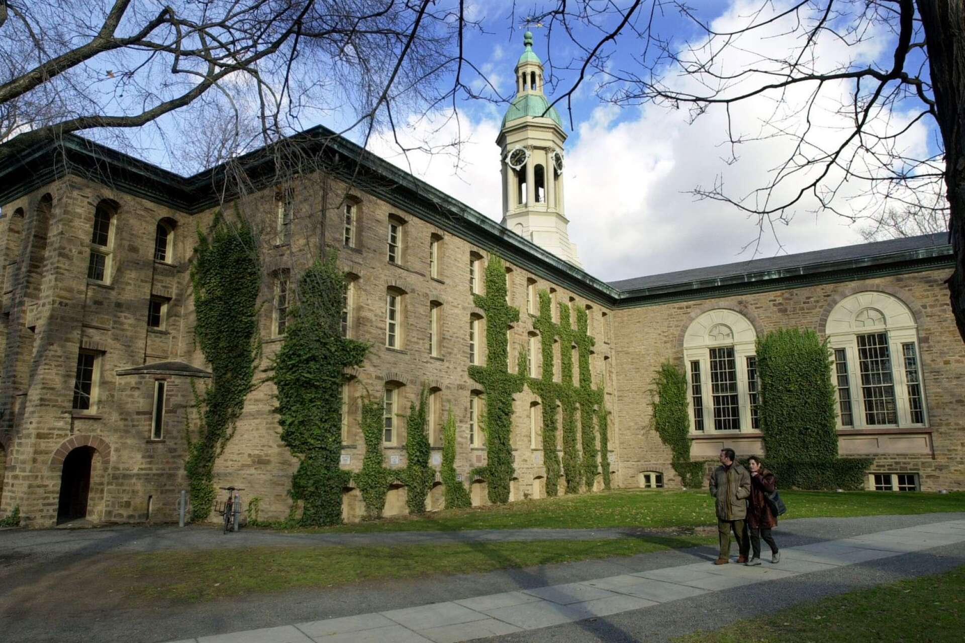 Eliternas elit fostras som här vid Nassau Hall vid Princeton-universitetet.