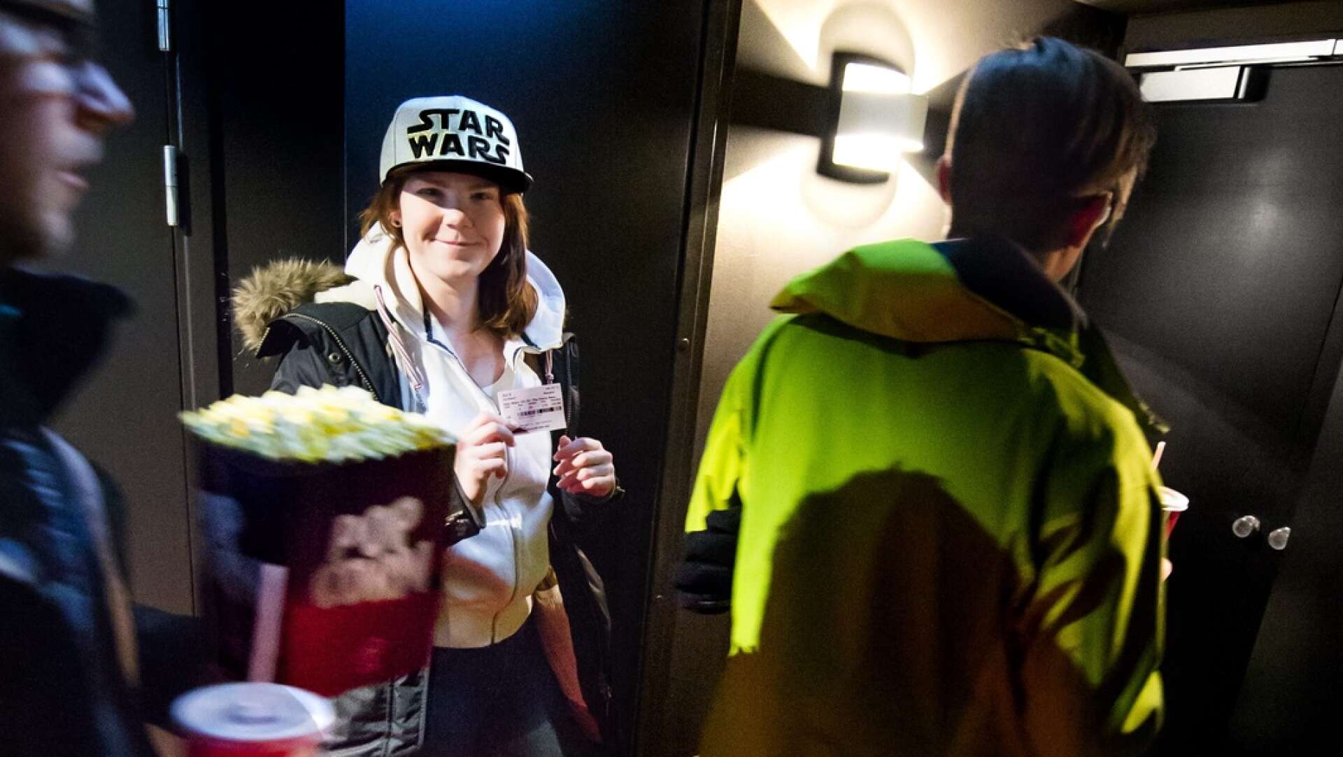 Den 16:e december 2015 hade Star Wars premiär på filmstaden i Karlstad. Emelie Andersson var en av de ca: 1500 som skulle se filmen den dagen.