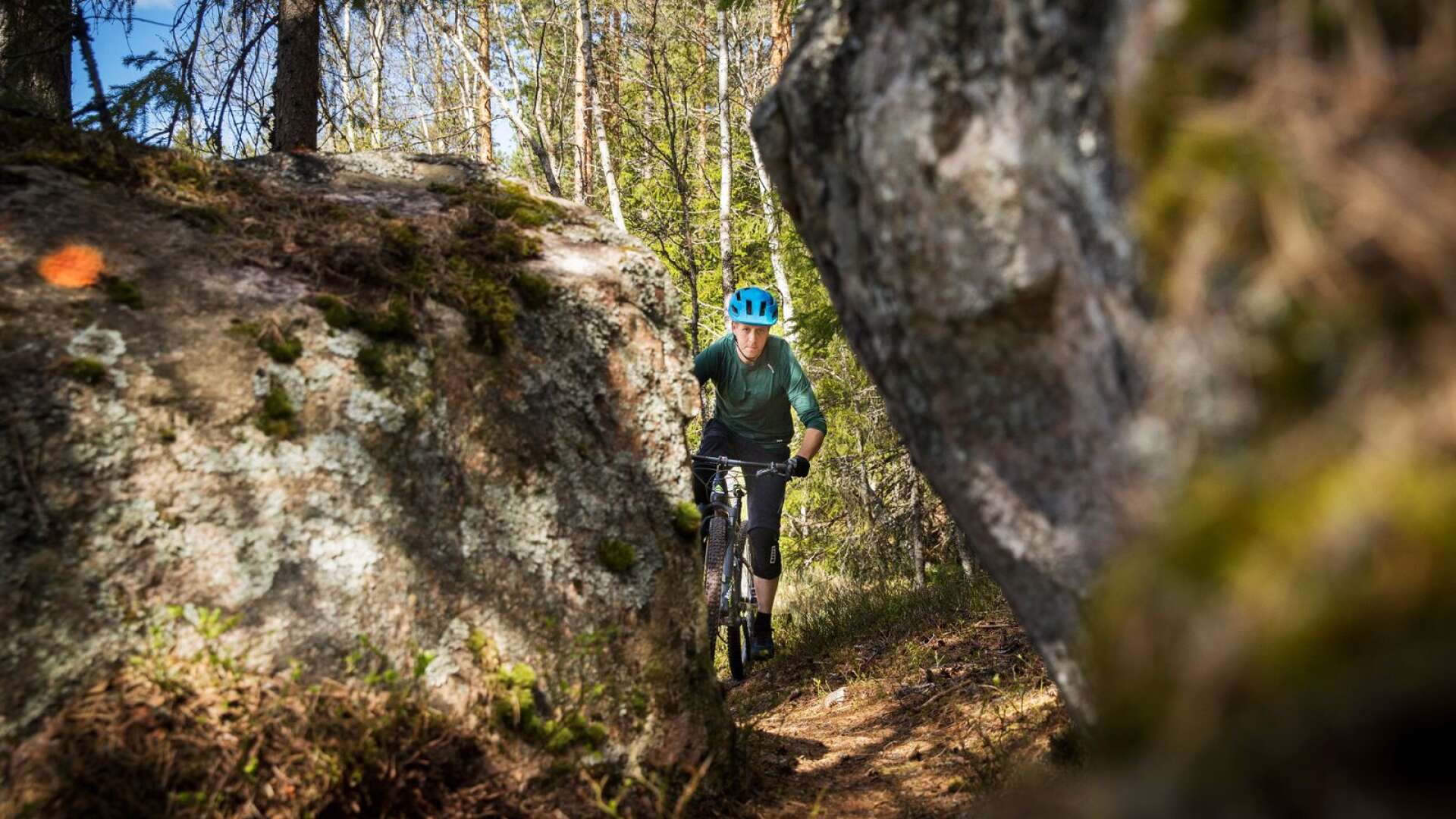 Vandrarna har redan sina kvalitetsmärkta leder. Nu tar mountainbikecyklisterna efter. 
Projektet kallas Biking Värmland. &quot;En kombinationsled där vi visar hänsyn till varandra&quot;, säger Niklas Andersson, Gunnarskogsbo och mountainbikecyklist som visar Södra Gunnarskogsleden. 