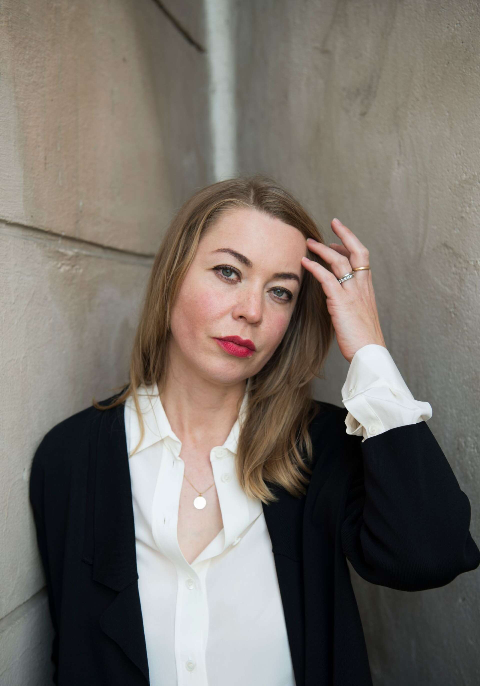Författaren Karolina Ramqvist gästar Åmål på torsdag.