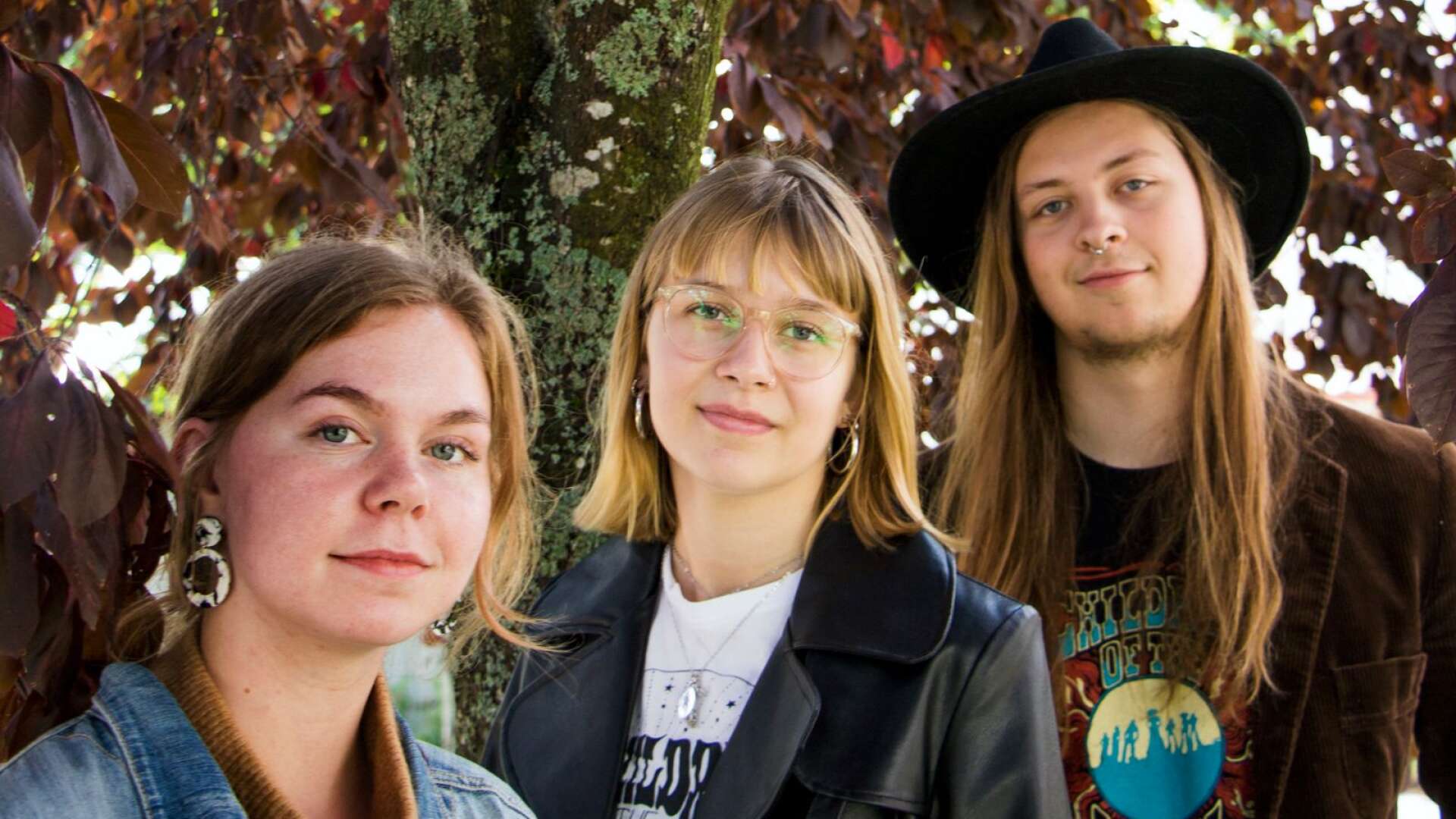 Wilma Ås, Josefina Ekholm Berglund och Jacob Hellenrud är tre av medlemmarna i singelaktuella Children of The Sün.