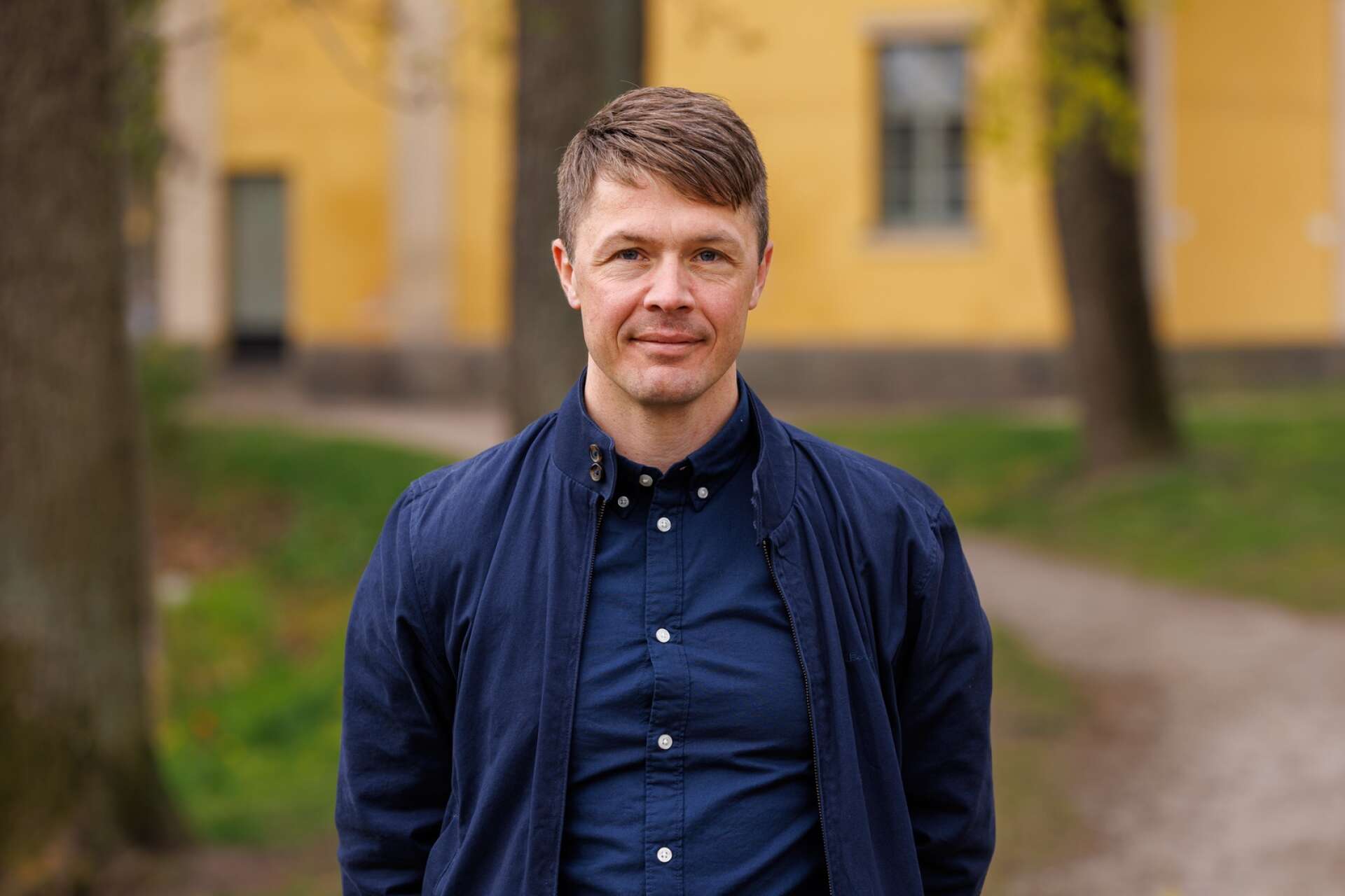 Kalle Alexandersson, som är planeringschef på Kristinehamns kommun tycker att den nya fastigheten bakom Statt är okej.