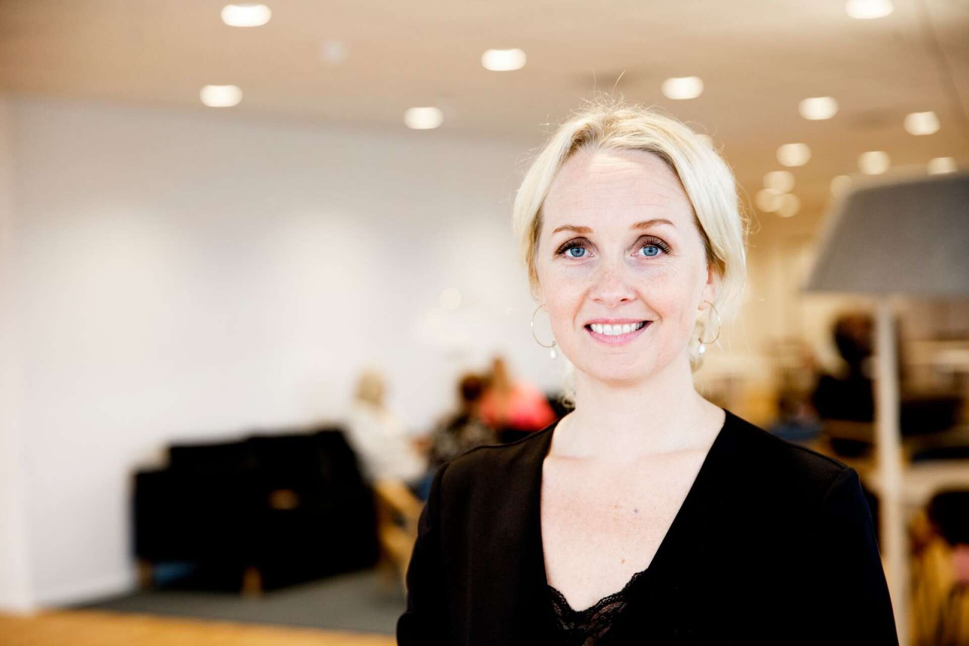 ”Många hade gått tillbaka och börjat jobba på arbetsplatserna igen. Och nu får man ta omtag”, säger Karolina Nilsson på Handelskammaren Värmland.