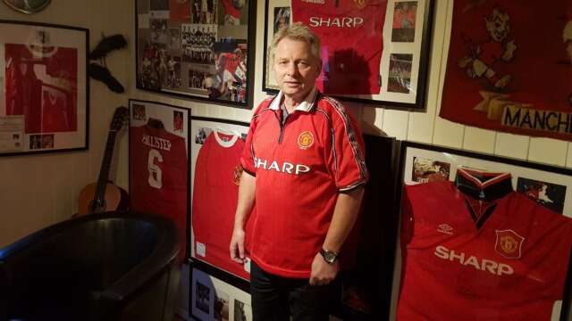 Karlstadsbon Ulf Johansson har ett helt rum fyllt med Manchester United-souvenirer och -minnen.