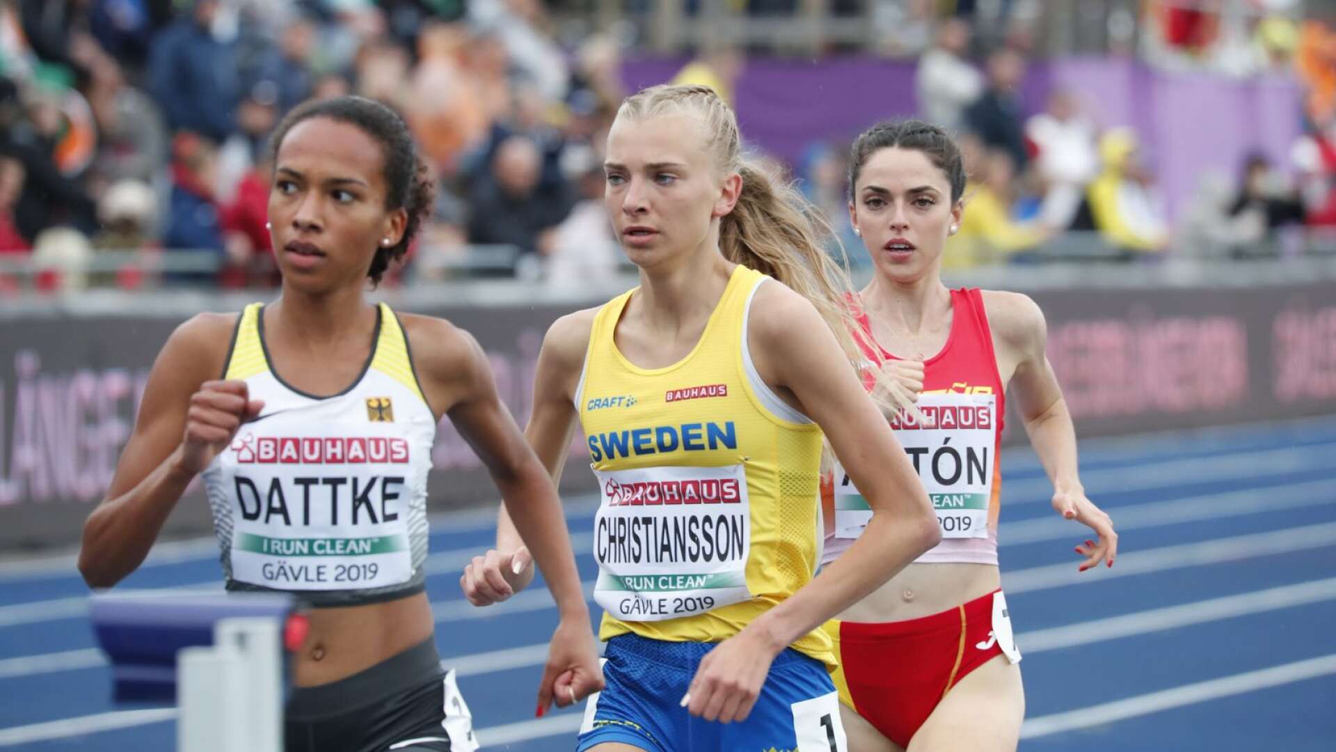 Sara Christiansson från Grästorp, här i farten under U23-EM, sprang i helgen dubbla distanser för Sverige i Finnkampen.