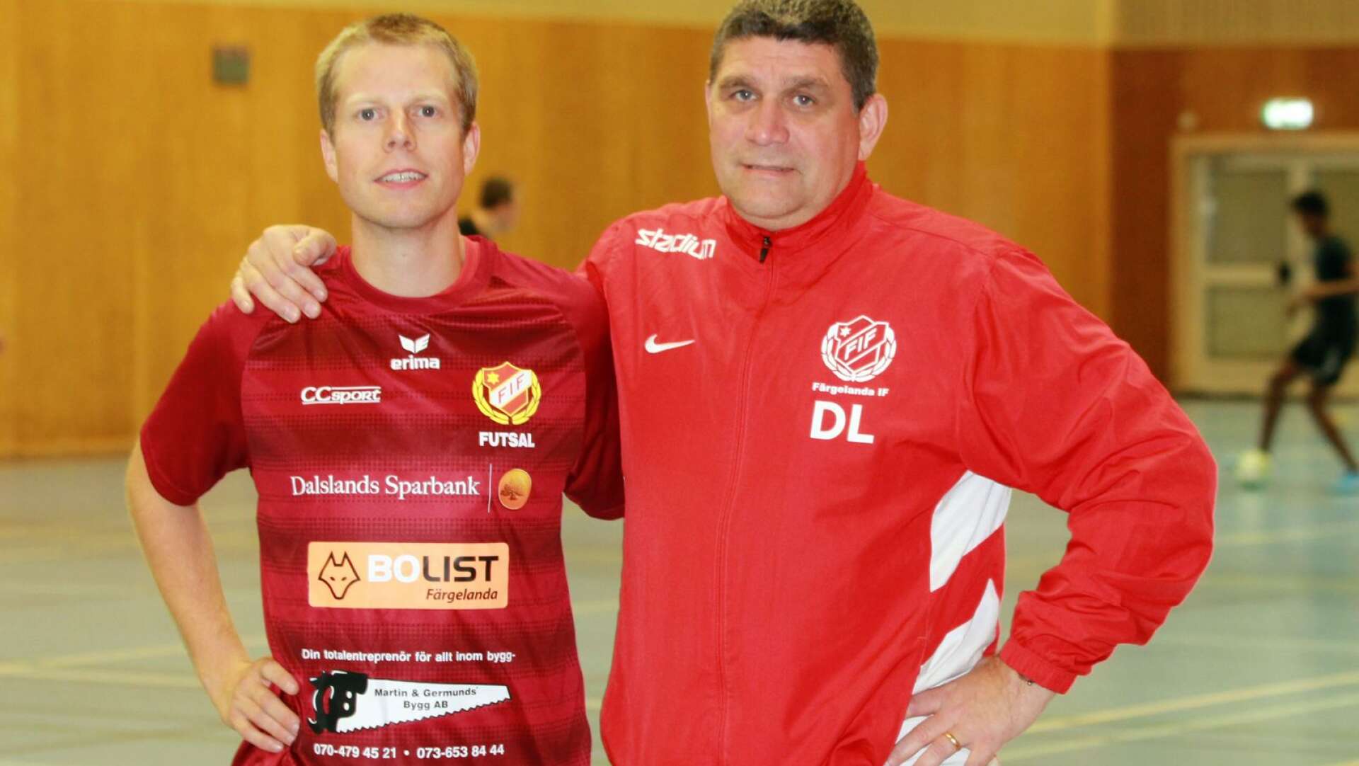 I torsdags kom ett trist besked för alla futsalanhängare. Division 1-säsongen läggs på is i tre veckor. Ledsamt, tycker tränaren Färgelandatränaren Dan Ljung (till höger).