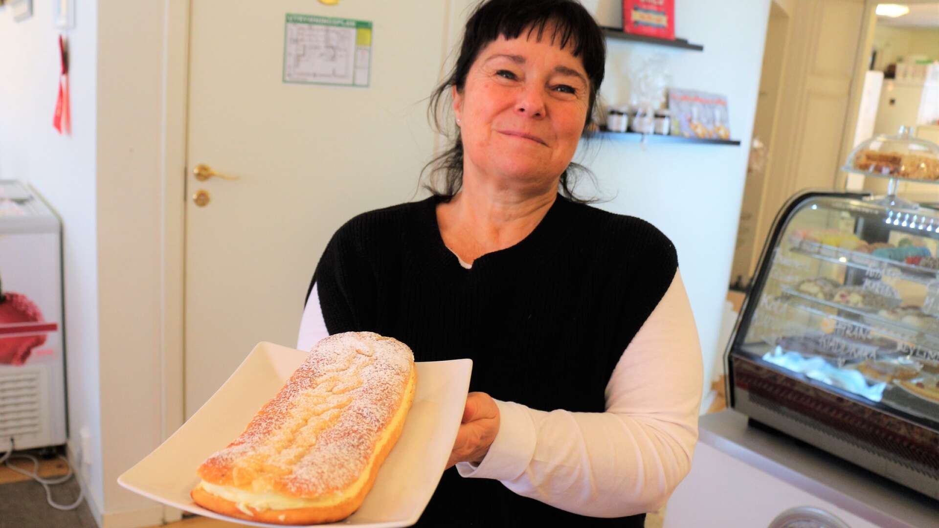 Suzie Tingvall lägger verksamheten i Mollys café på is. Det innebär att originalströssellängden försvinner. För gott?