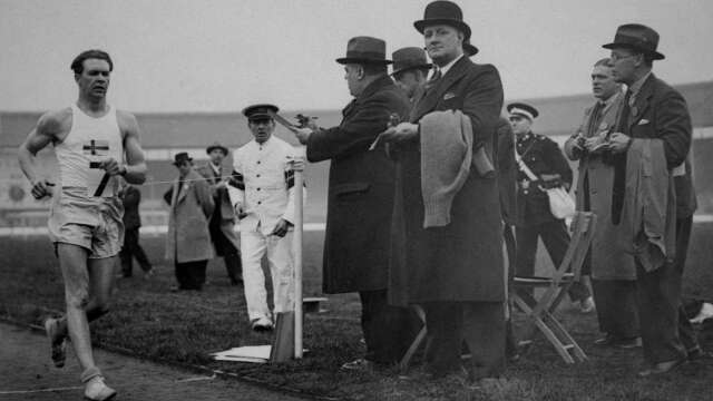 John ”Mix” Mikaelsson i London 1937. Han slog där världsrekord på distansen sju engelska mil.
