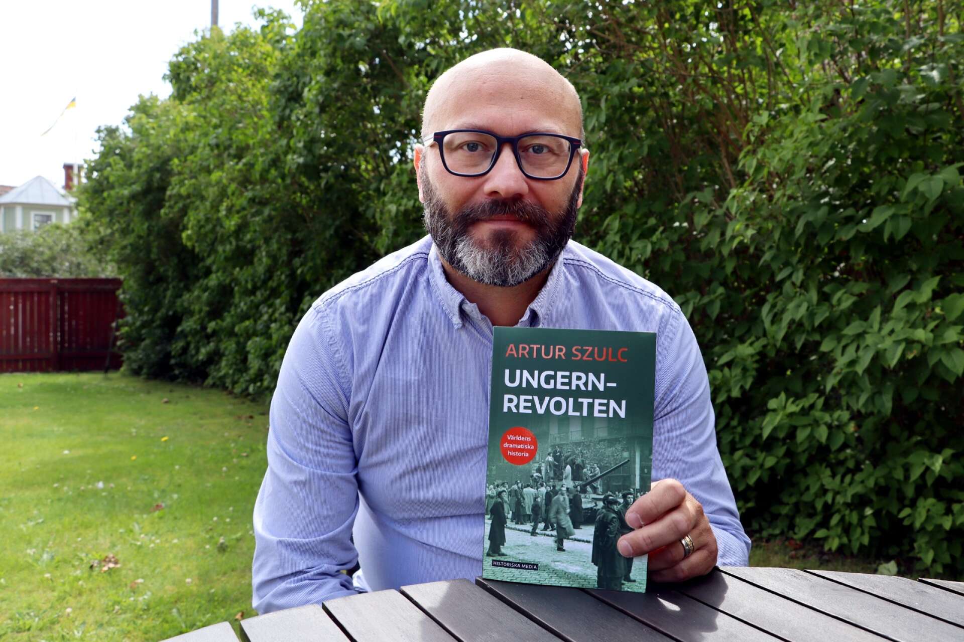 Hjoförfattare Artur Szulc har gett ut en ny historisk bok och den här gången handlar det om Ungernrevolten.