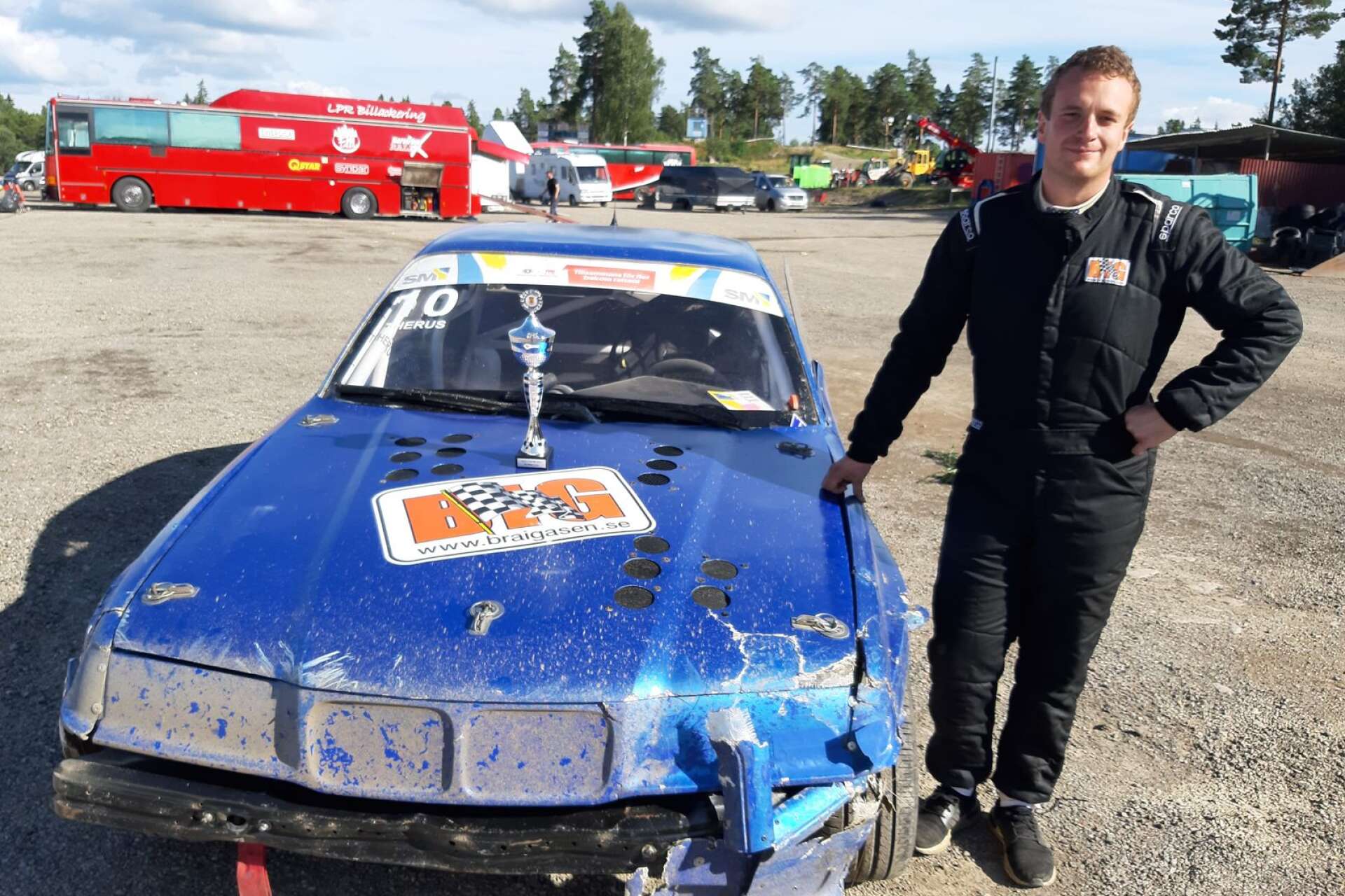 Karlskogingen Anton Eriksson Therus vann förra säsongen SM-silver i 2150-klassen men fick en mardrömsstart på årets säsong.