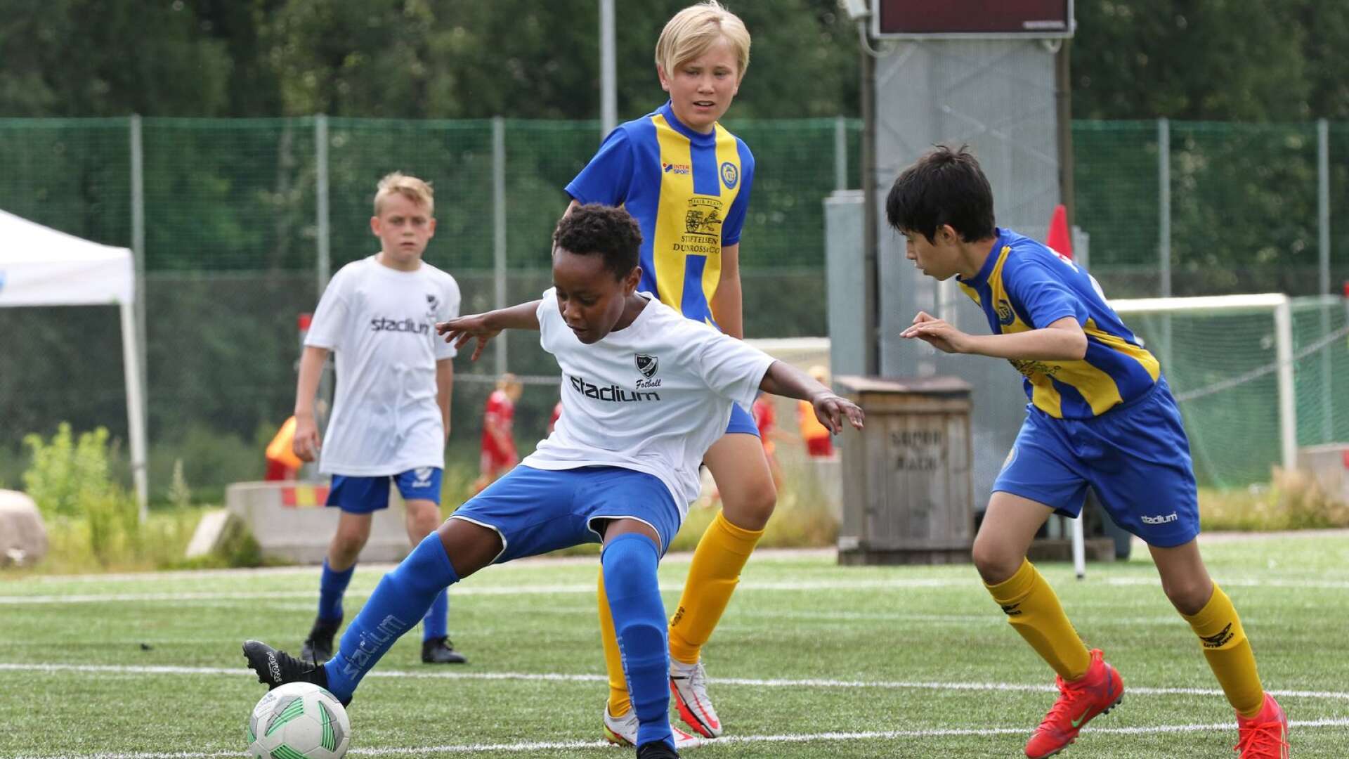 IFK Skövde 4 sparkade i gång Skadevi cup mot Kullaviks IF på fredagen.