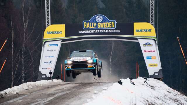 Rutinerade rallyduon Patrik Flodin och Göran Bergsten har kört mycket tillsammans, här en bild från Svenska rallyt 2019. Nu satsar de tillsammans i R5-klassen i kommande års rally-SM.