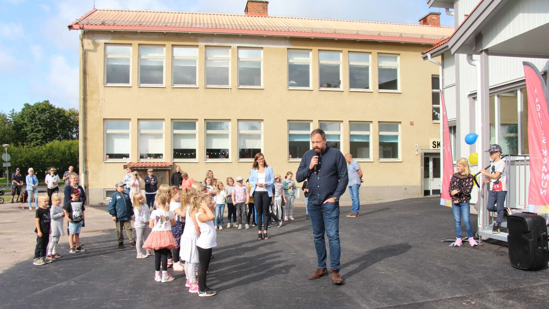 Nya lågstadiet på Råda skola invigdes 2019 av kommunalrådet Jens Fischer (OR)