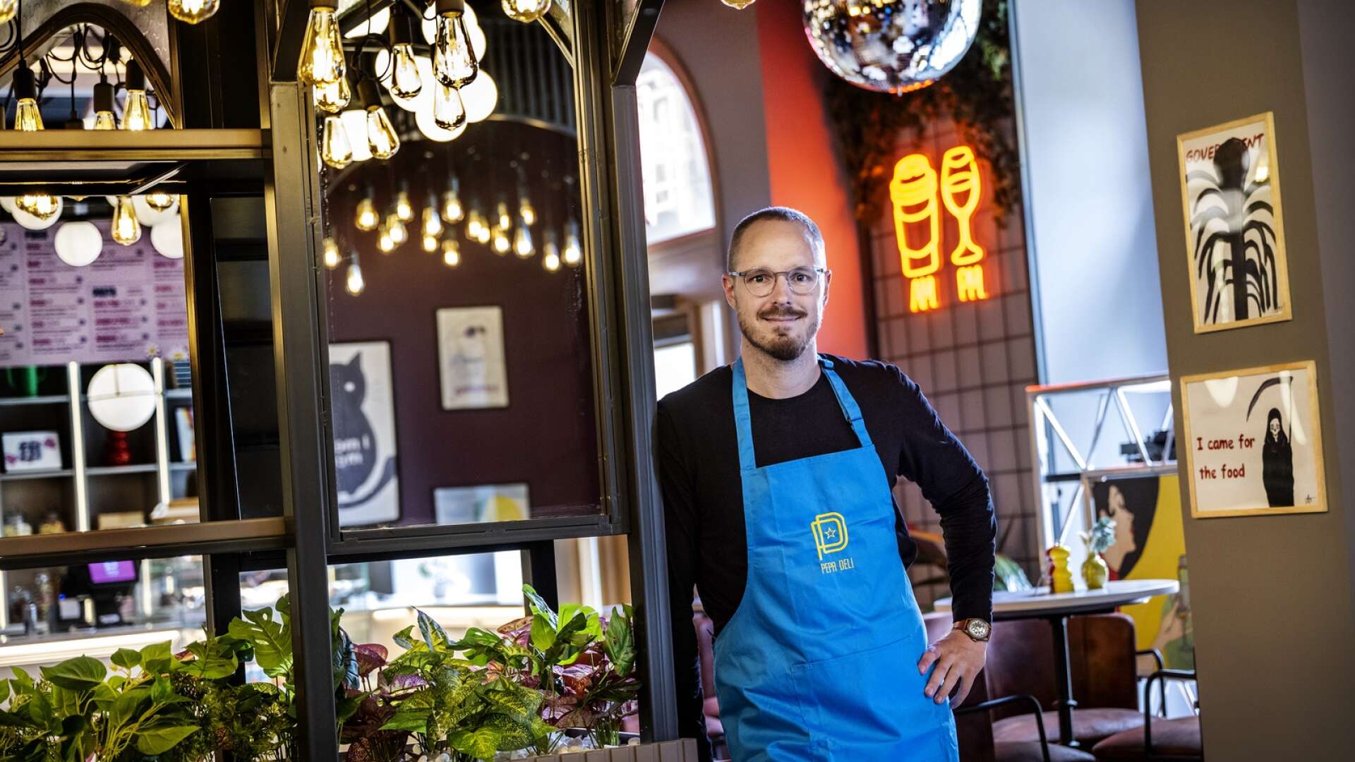 På fredag öppnar den nya restaurangen Pepa Deli dörrarna mot Stora torget i Karlstad. Henrik Borg är en av delägarna i restaurangkonceptet som huserar i den tidigare bokhandeln.
